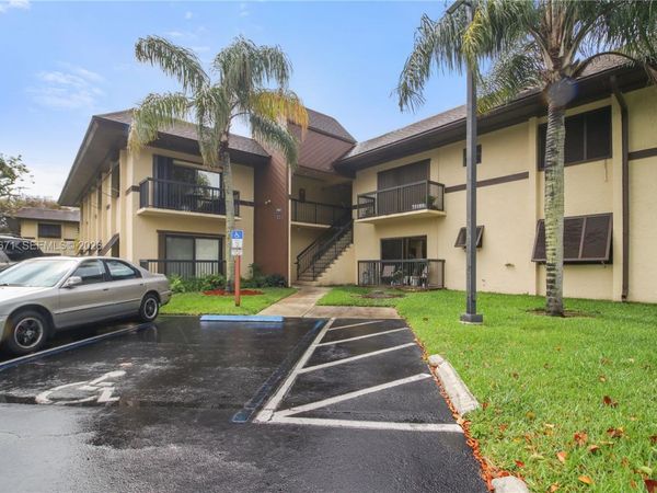 7915 SW 86th St , Unit 709, Miami, FL 33143