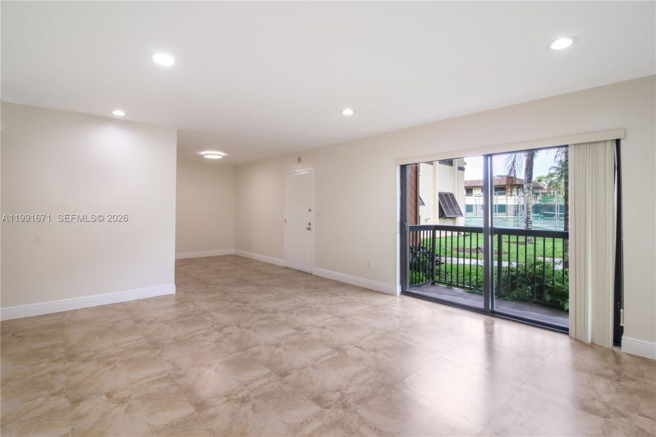 7915 SW 86th St , Unit 709, Miami, FL 33143 Photo