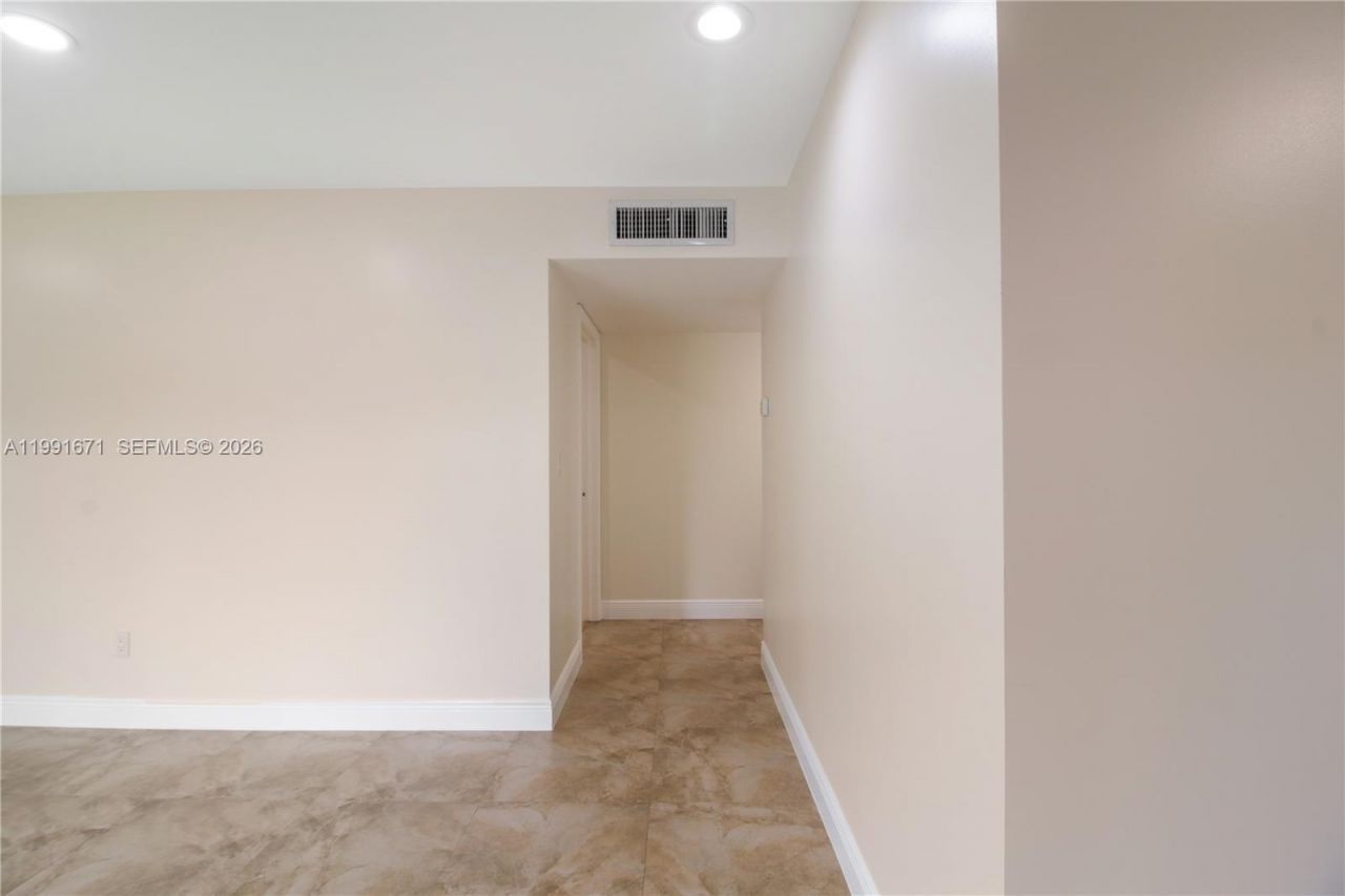 7915 SW 86th St , Unit 709, Miami, FL 33143 Photo