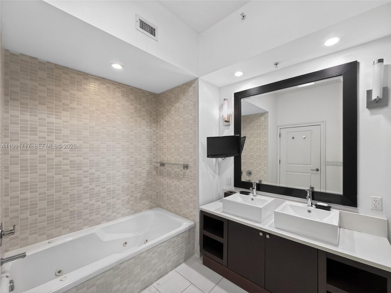 5300 NW 87th Ave , Unit 1408, Doral, FL 33178 Photo