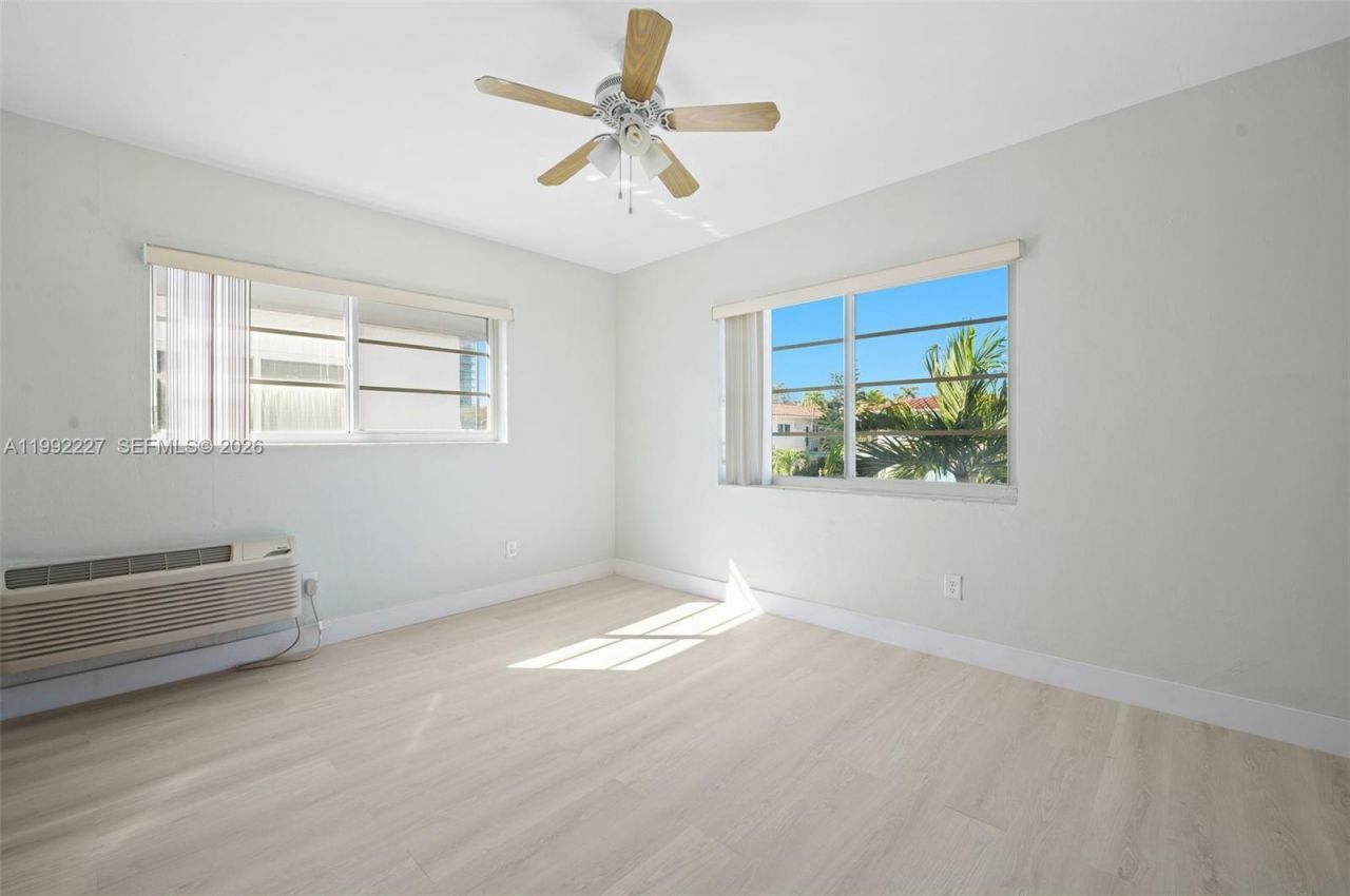 7315 Byron Ave , Unit 10, Miami Beach, FL 33141 Photo