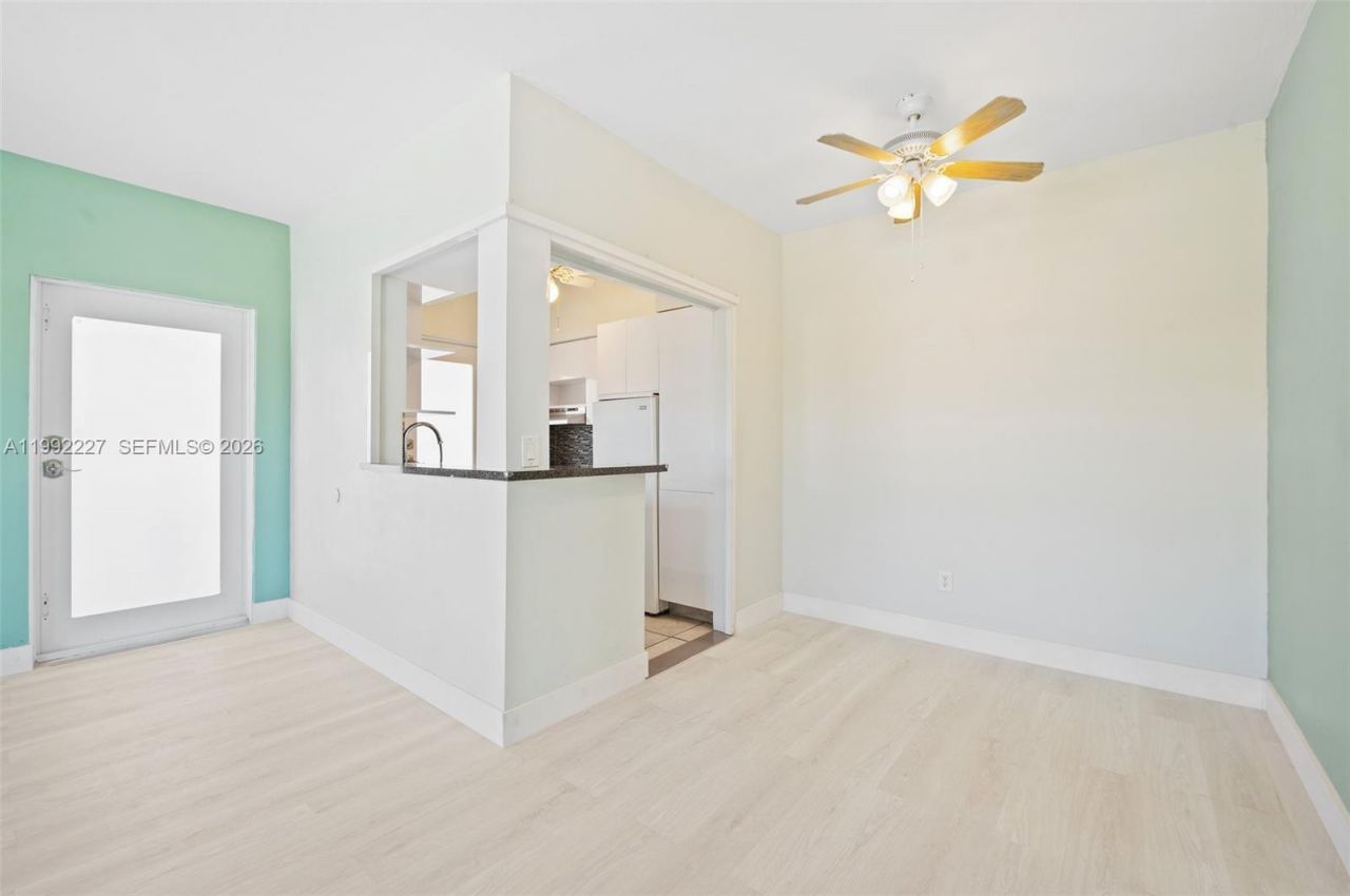 7315 Byron Ave , Unit 10, Miami Beach, FL 33141 Photo