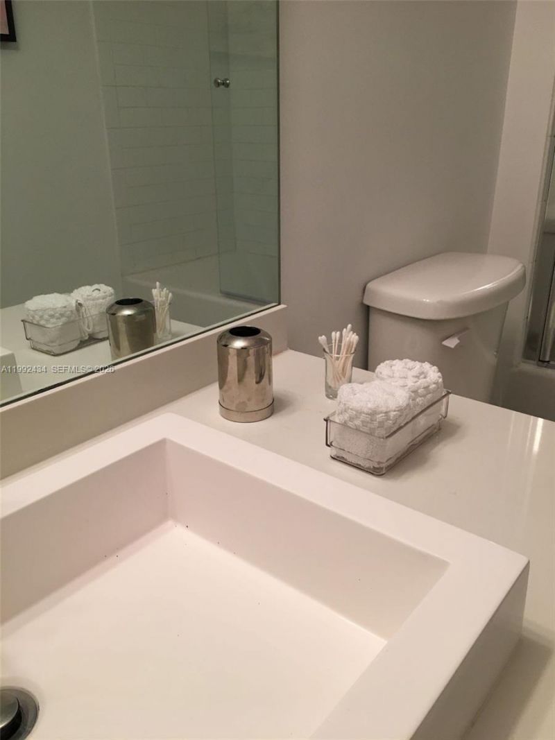 151 SE 1st St, Unit 2509, Miami, FL 33131 Photo