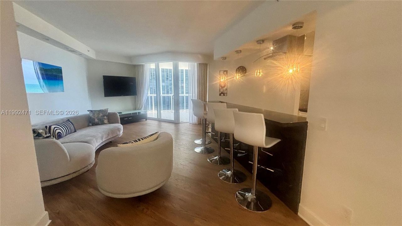 4779 Collins Ave, Unit 808, Miami Beach, FL 33140 Photo