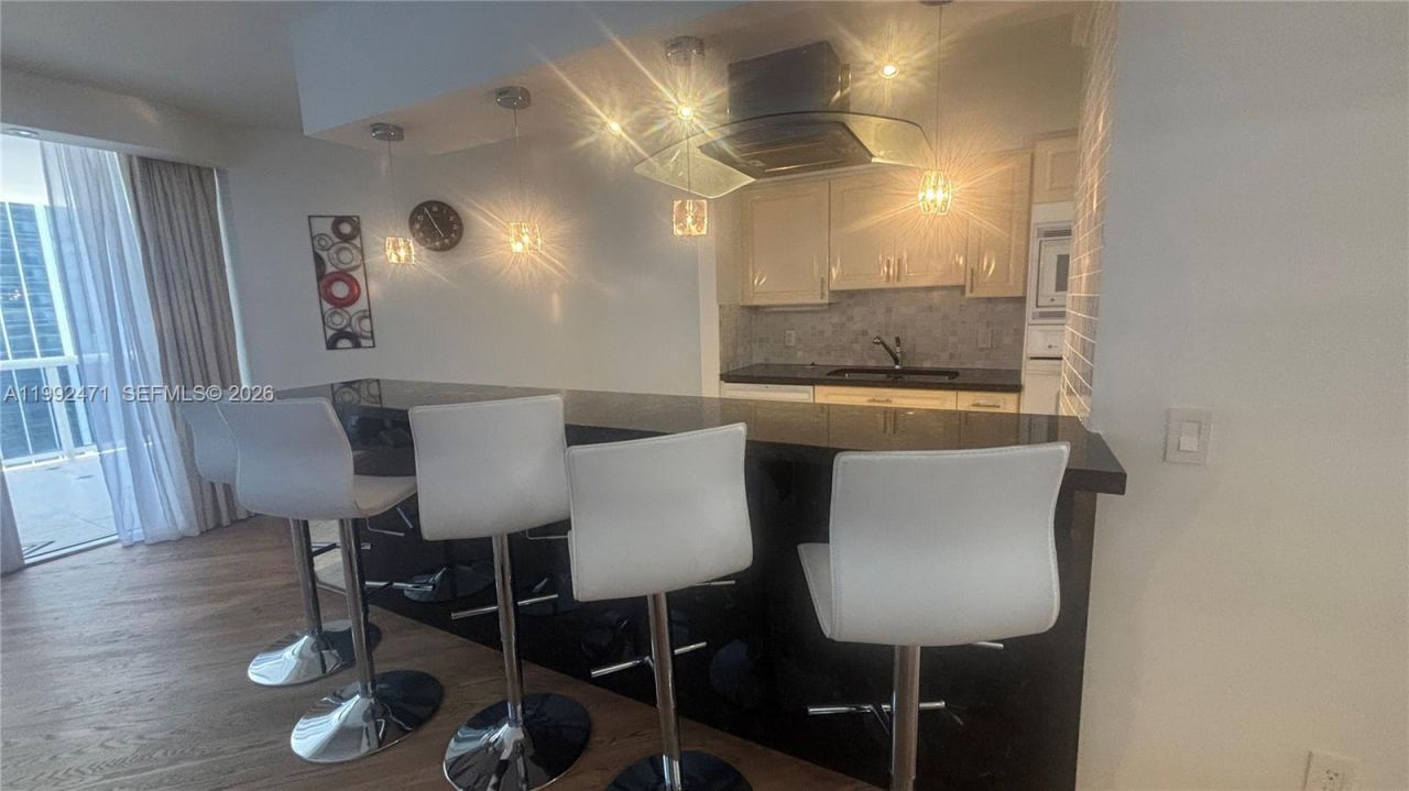 4779 Collins Ave, Unit 808, Miami Beach, FL 33140 Photo