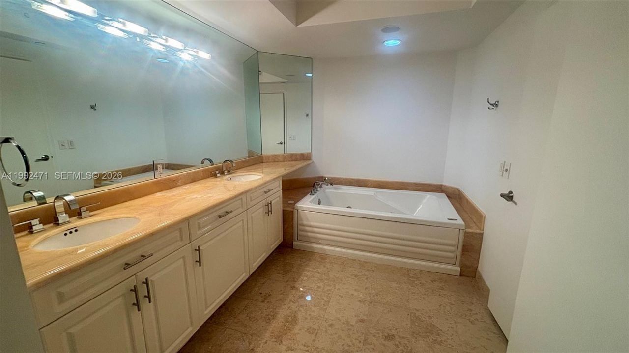 4779 Collins Ave, Unit 808, Miami Beach, FL 33140 Photo