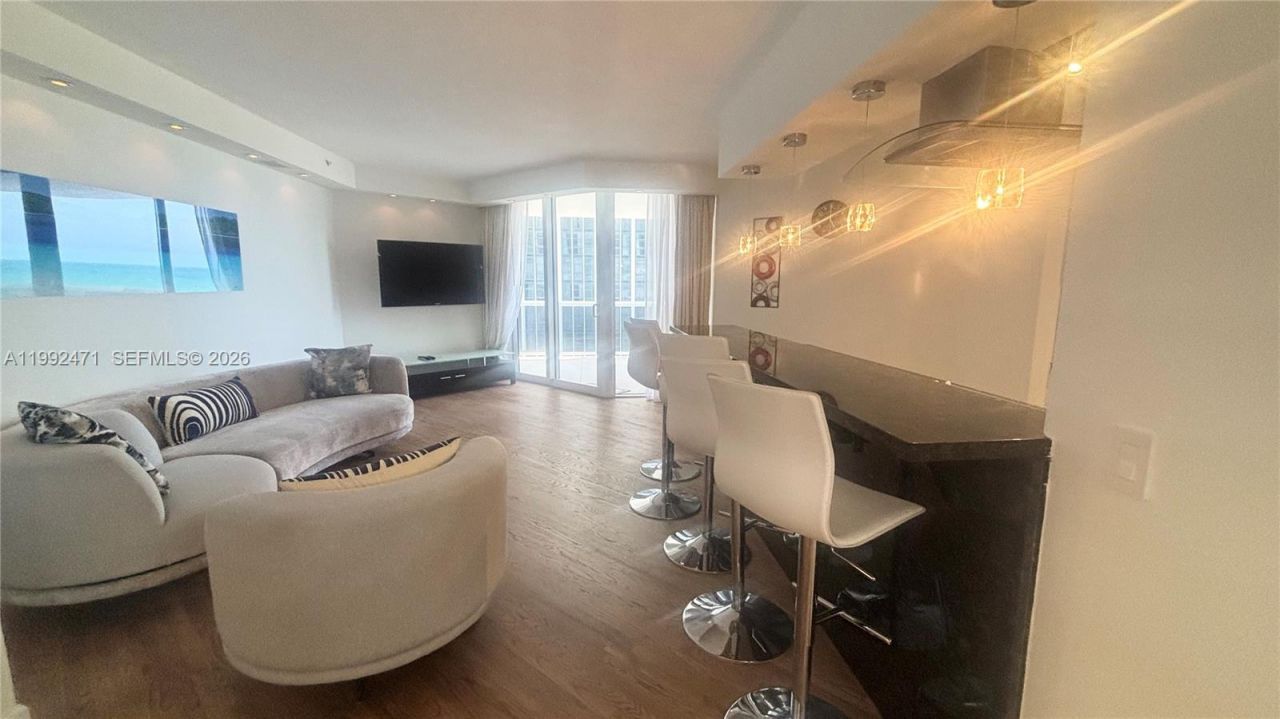 4779 Collins Ave, Unit 808, Miami Beach, FL 33140 Photo