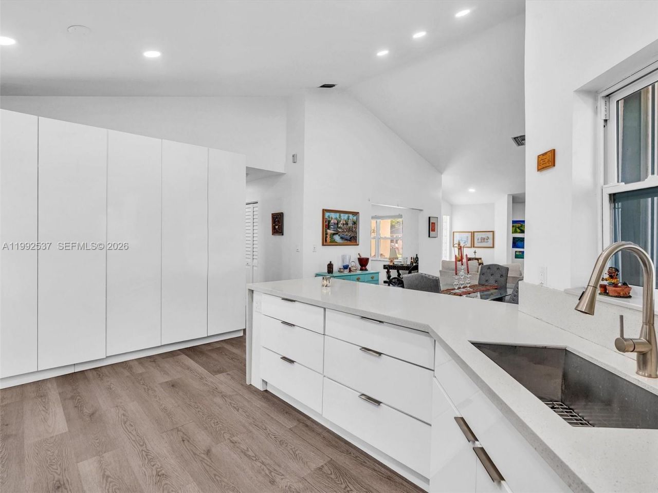 371 NW 101st Ter, Pembroke Pines, FL 33026 Photo