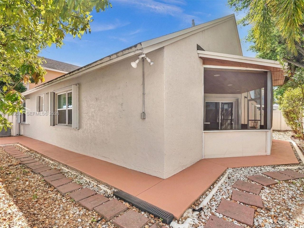 371 NW 101st Ter, Pembroke Pines, FL 33026 Photo