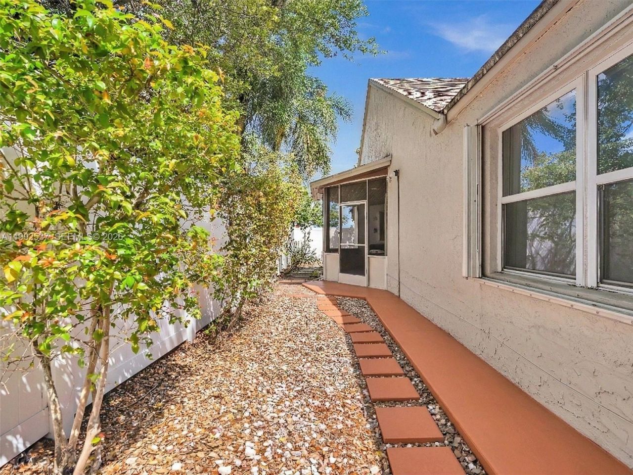 371 NW 101st Ter, Pembroke Pines, FL 33026 Photo