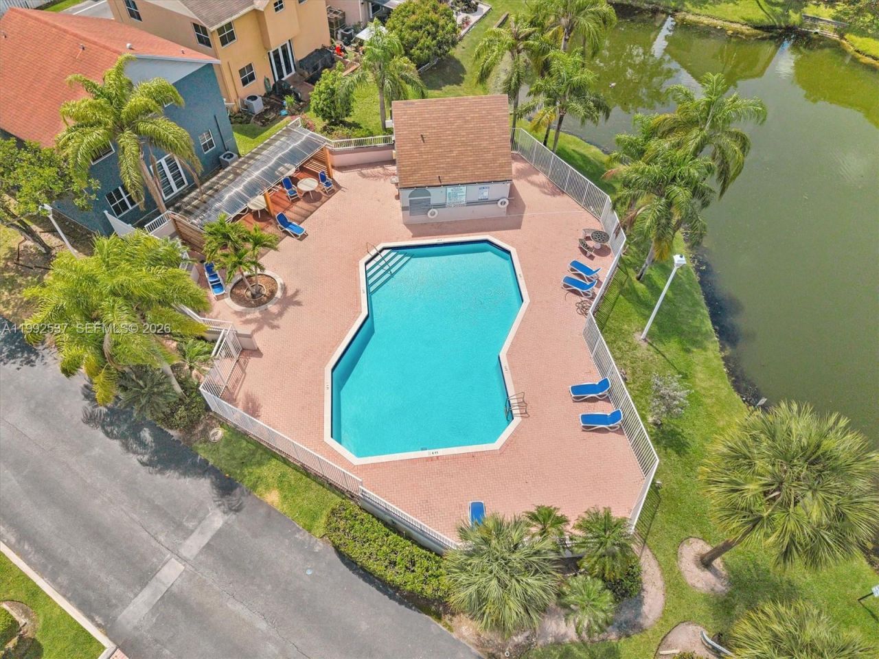 371 NW 101st Ter, Pembroke Pines, FL 33026 Photo