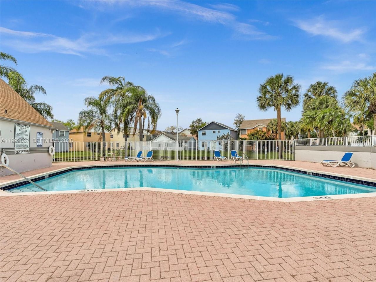 371 NW 101st Ter, Pembroke Pines, FL 33026 Photo