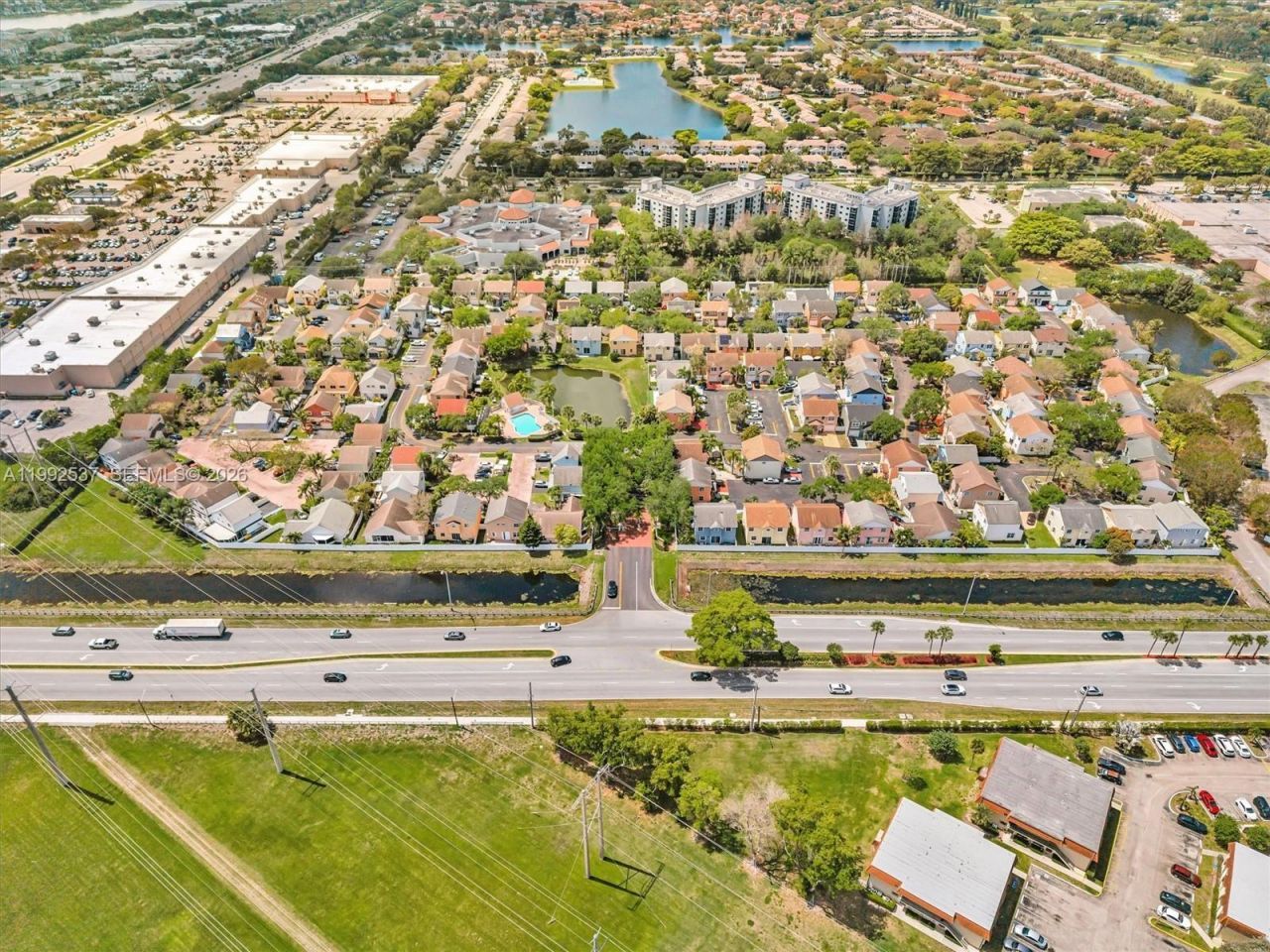 371 NW 101st Ter, Pembroke Pines, FL 33026 Photo