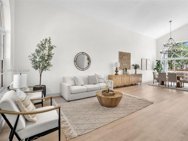 9732 NW 32nd St, Doral, FL 33172