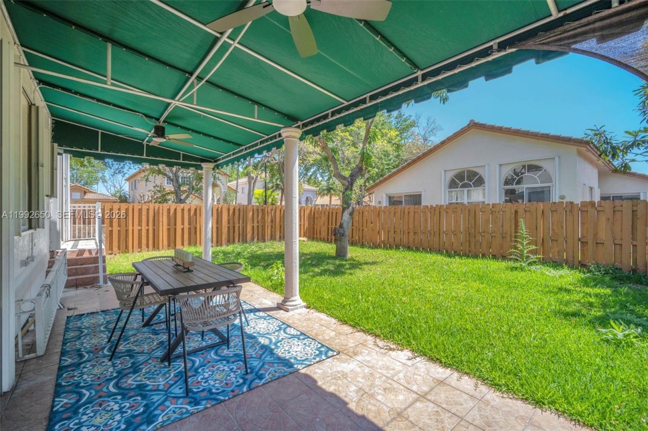 9732 NW 32nd St, Doral, FL 33172 Photo