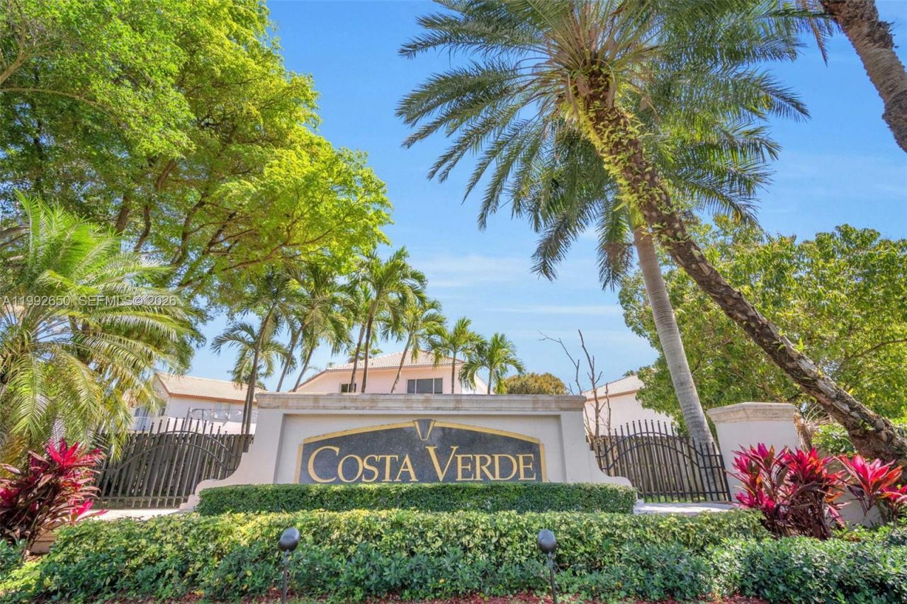 9732 NW 32nd St, Doral, FL 33172 Photo