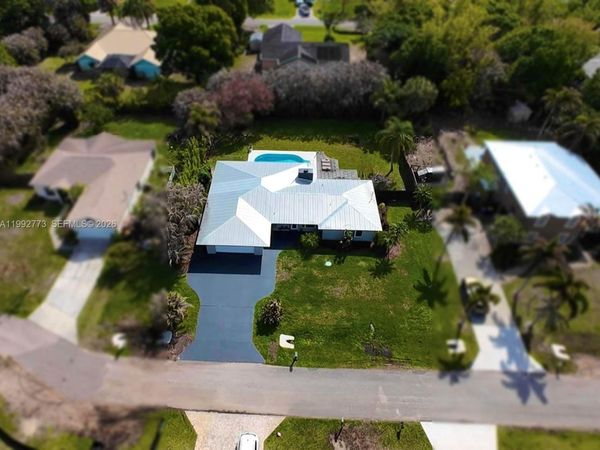 2497 NW South Manor Ave, Stuart, FL 34994