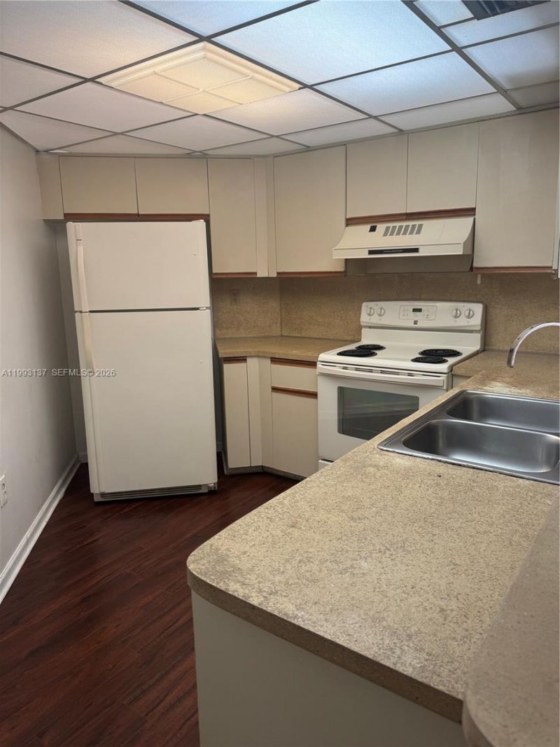 10233 NW 9th St Cir , Unit 210-1, Miami, FL 33172 Photo