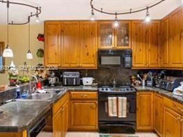 7651 NW 74th Ave , Unit 1, Tamarac, FL 33321