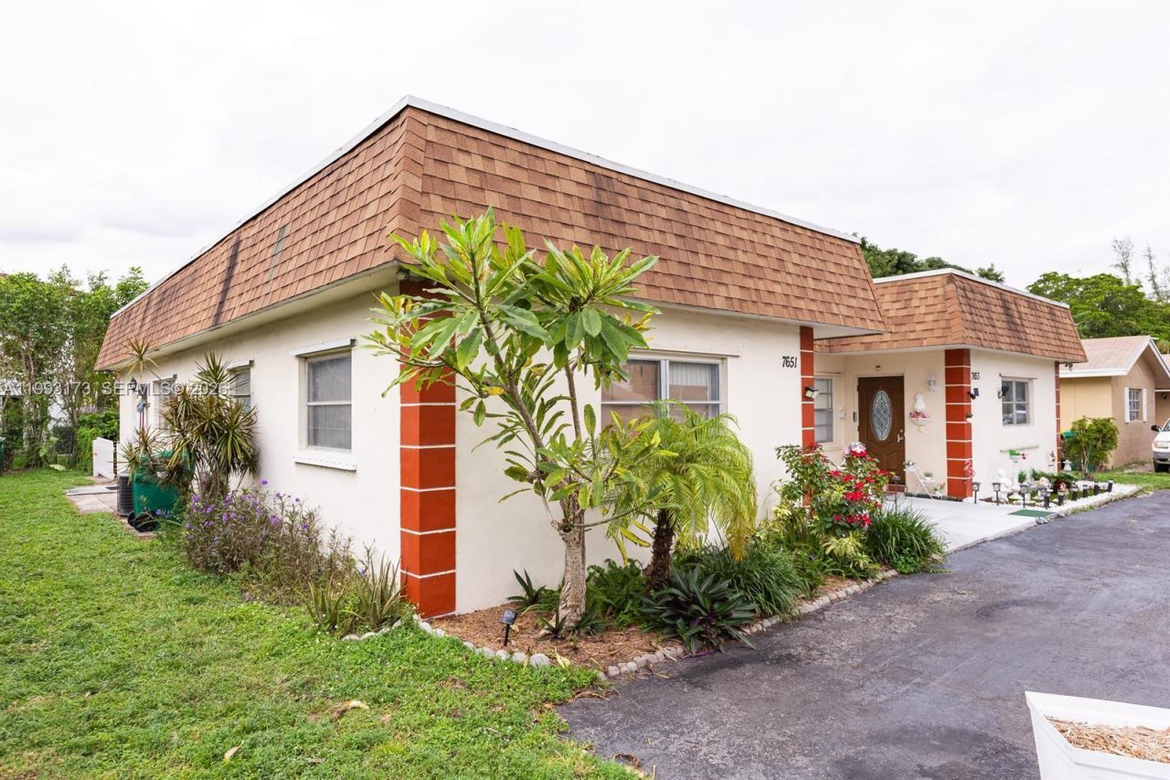 7651 NW 74th Ave , Unit 1, Tamarac, FL 33321 Photo