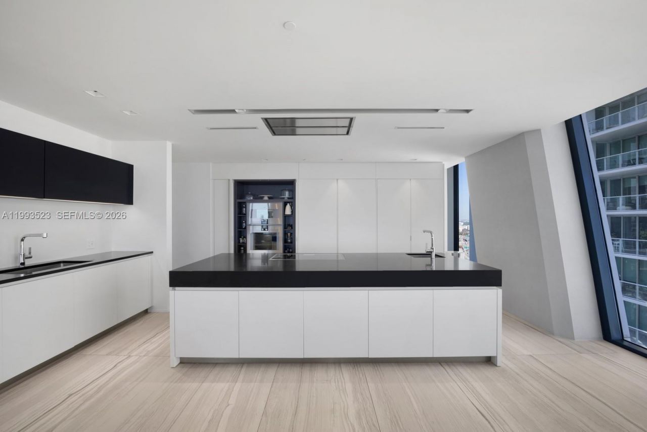 1000 Biscayne Blvd , Unit 2702, Miami, FL 33132 Photo