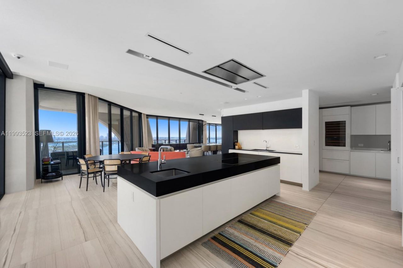 1000 Biscayne Blvd , Unit 2702, Miami, FL 33132 Photo