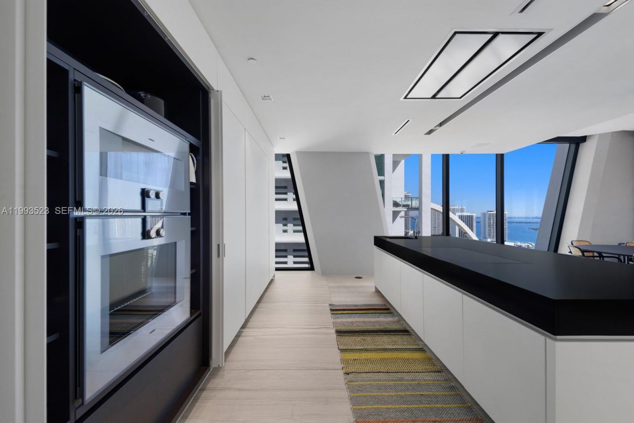 1000 Biscayne Blvd , Unit 2702, Miami, FL 33132 Photo