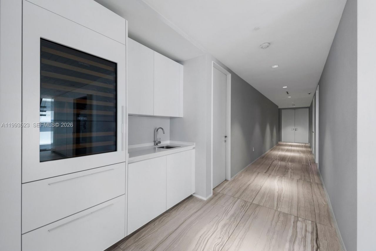 1000 Biscayne Blvd , Unit 2702, Miami, FL 33132 Photo