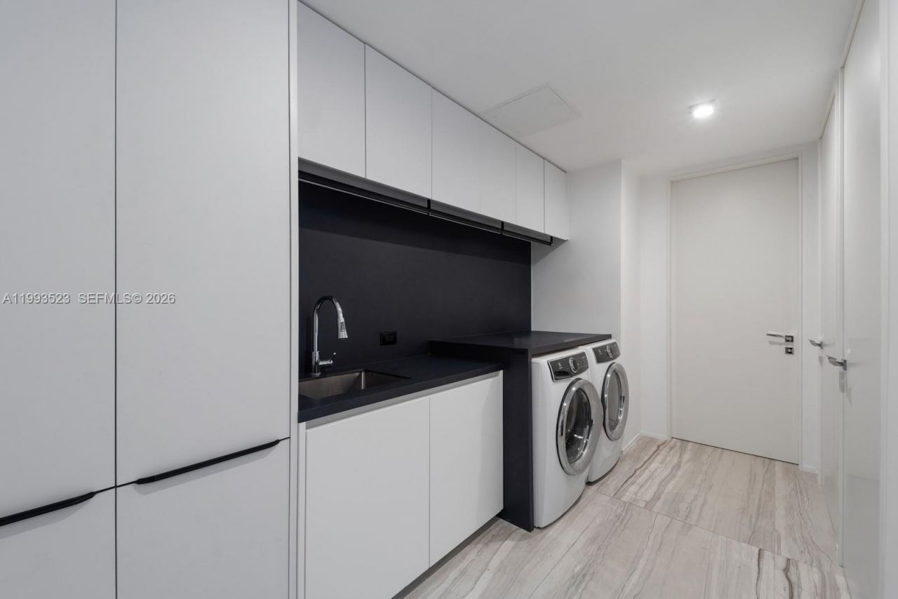 1000 Biscayne Blvd , Unit 2702, Miami, FL 33132 Photo