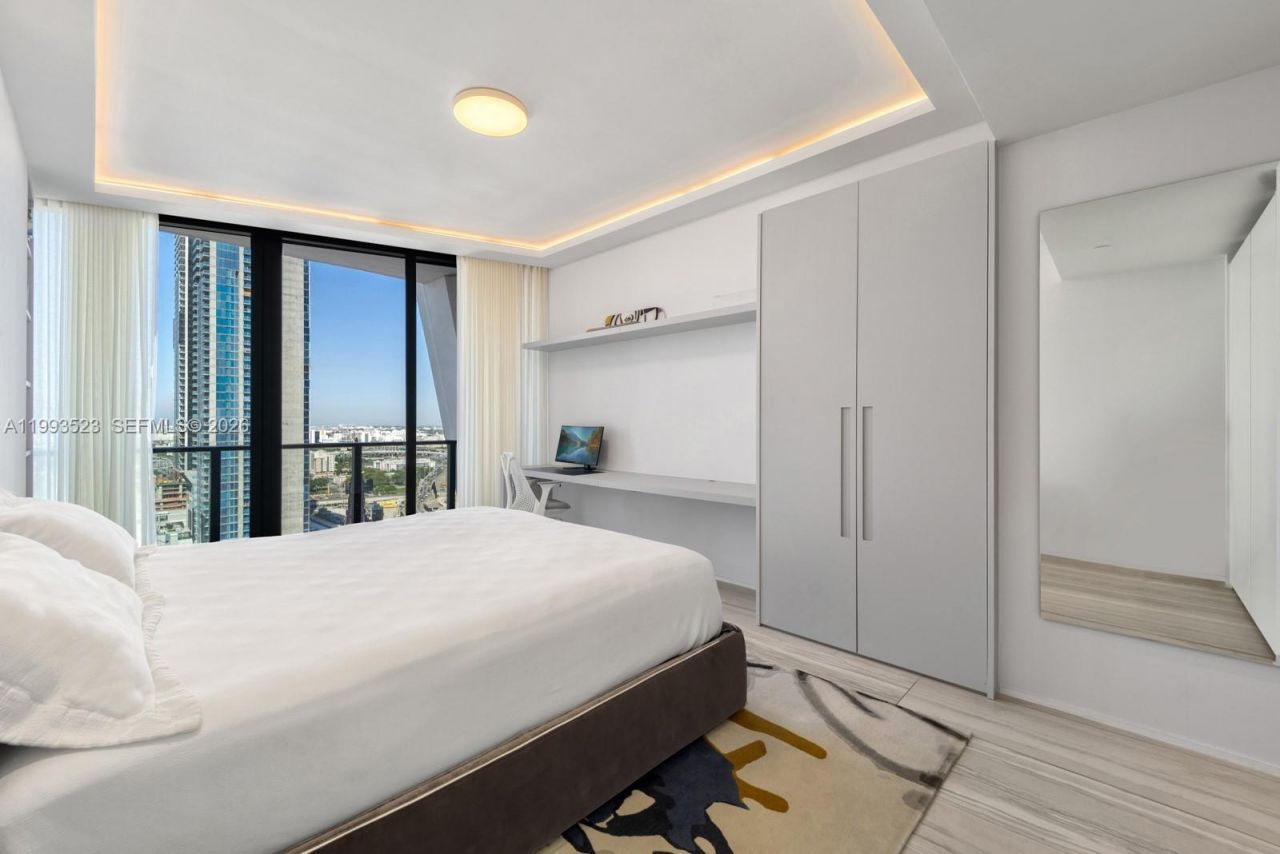 1000 Biscayne Blvd , Unit 2702, Miami, FL 33132 Photo