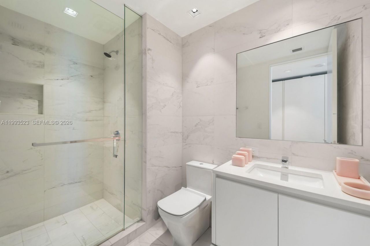 1000 Biscayne Blvd , Unit 2702, Miami, FL 33132 Photo