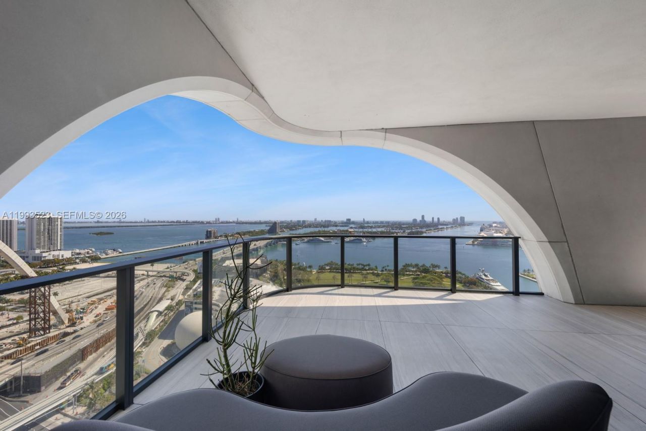 1000 Biscayne Blvd , Unit 2702, Miami, FL 33132 Photo