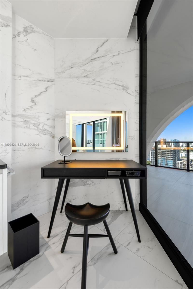 1000 Biscayne Blvd , Unit 2702, Miami, FL 33132 Photo