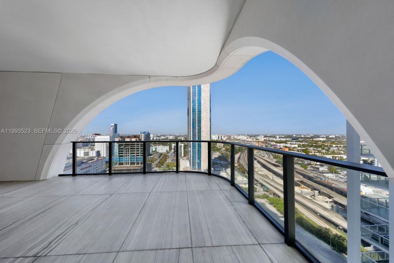 1000 Biscayne Blvd , Unit 2702, Miami, FL 33132 Photo