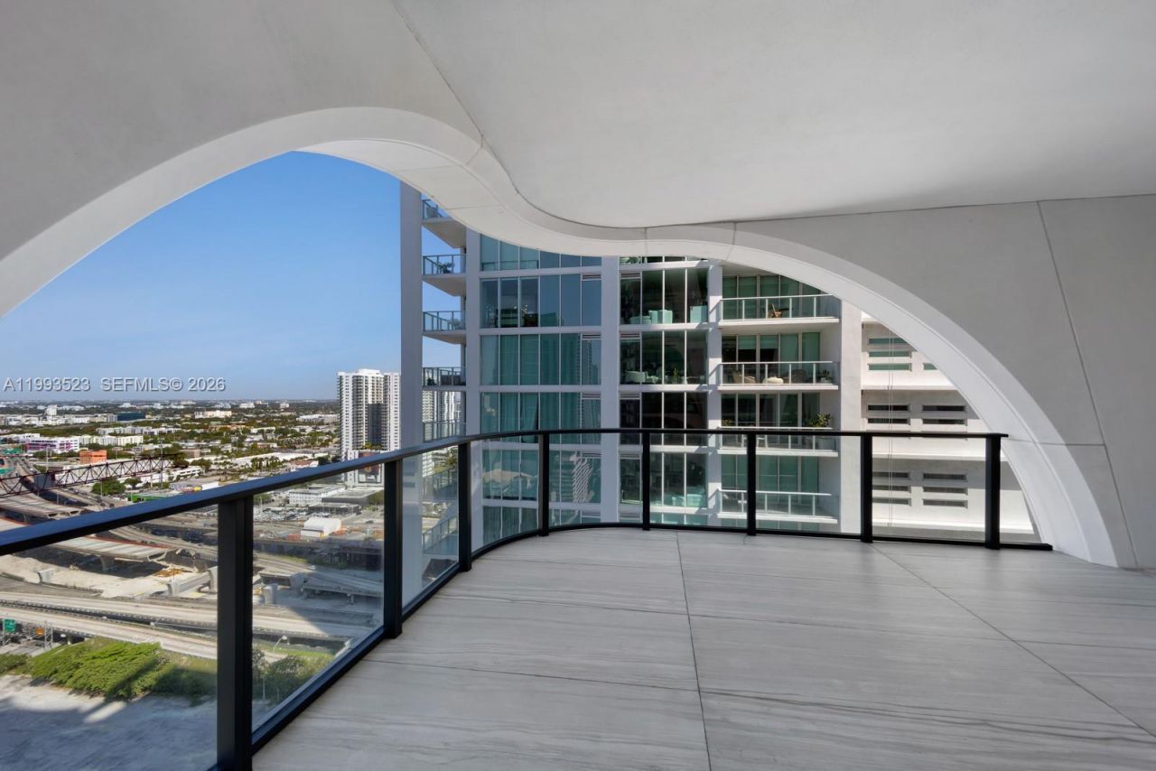 1000 Biscayne Blvd , Unit 2702, Miami, FL 33132 Photo