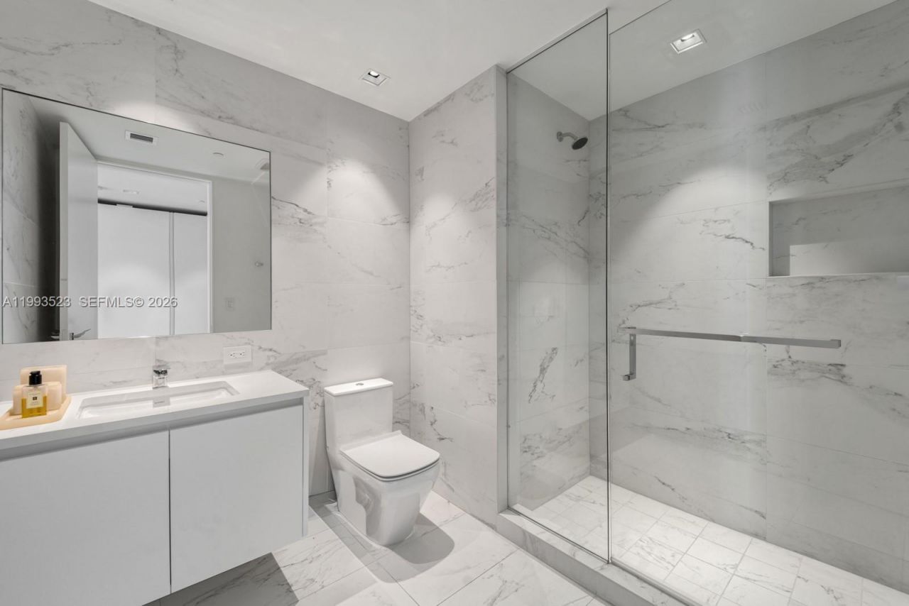 1000 Biscayne Blvd , Unit 2702, Miami, FL 33132 Photo