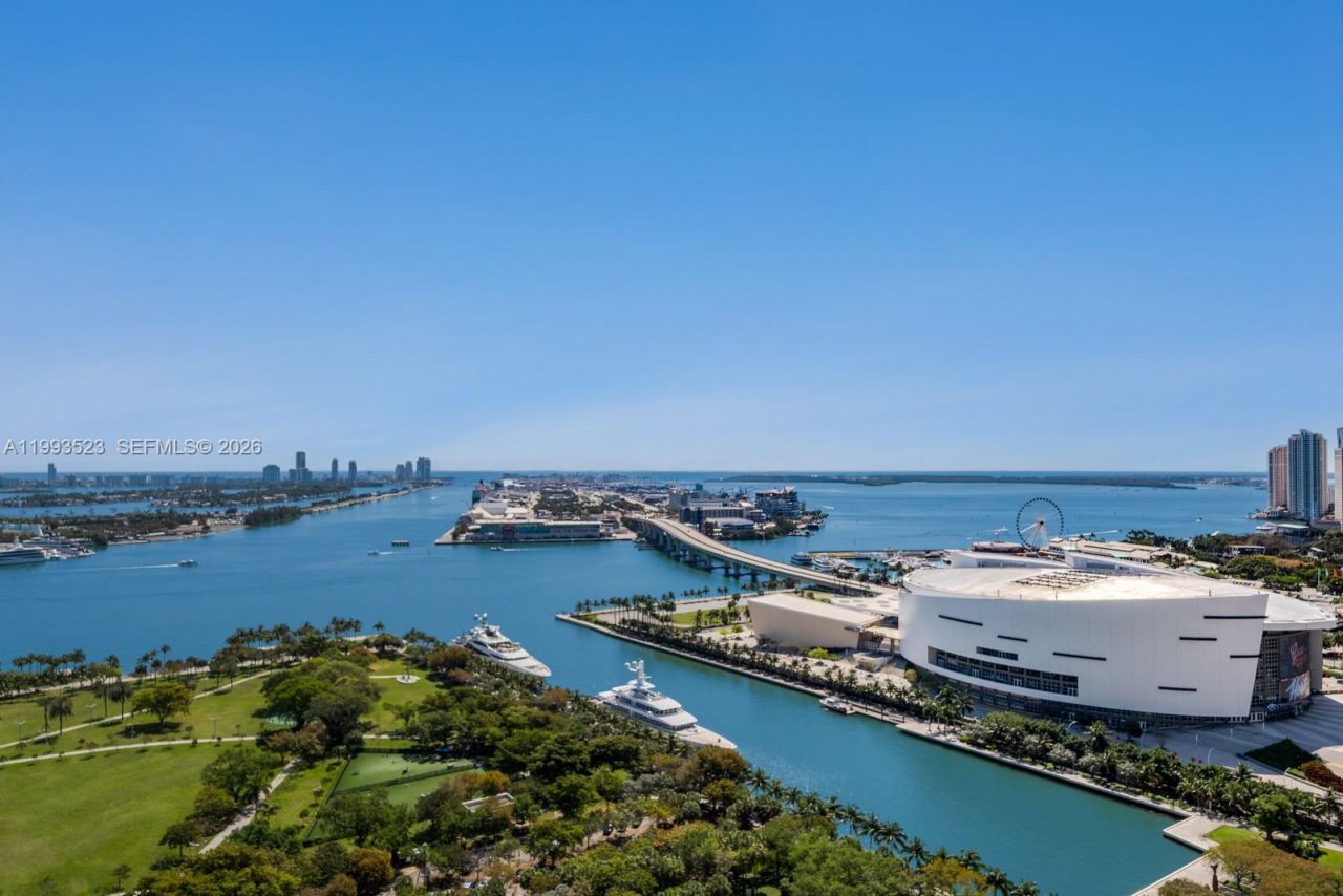 1000 Biscayne Blvd , Unit 2702, Miami, FL 33132 Photo