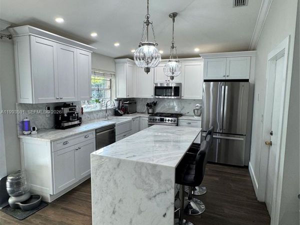 5763 NW 97th Ct , Doral, FL 33178