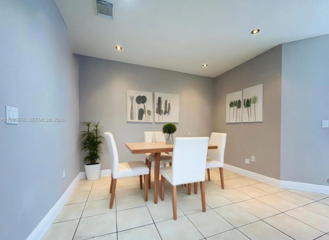 16603 SW 79th Ter , Miami, FL 33193 Photo