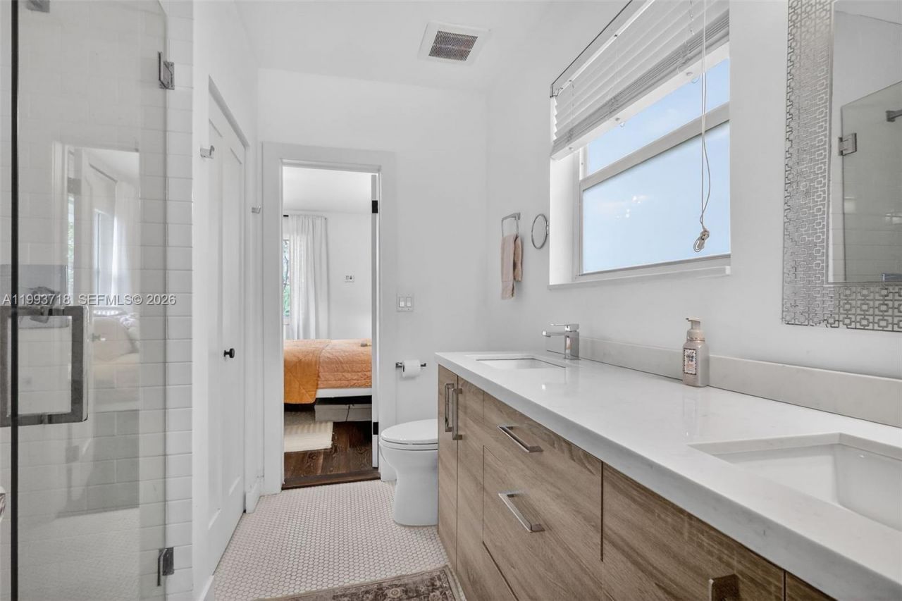 3258 Riviera Dr , Coral Gables, FL 33134 Photo