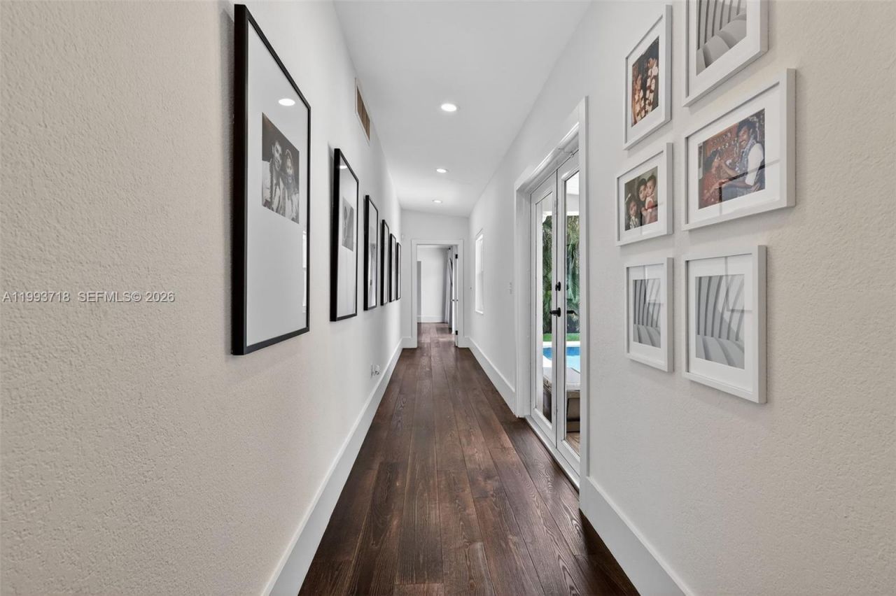 3258 Riviera Dr , Coral Gables, FL 33134 Photo