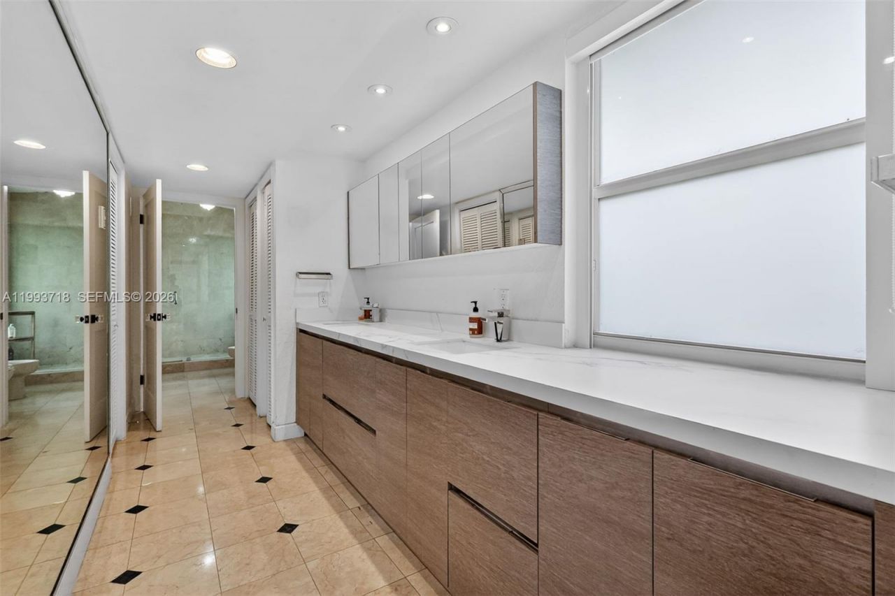 3258 Riviera Dr , Coral Gables, FL 33134 Photo