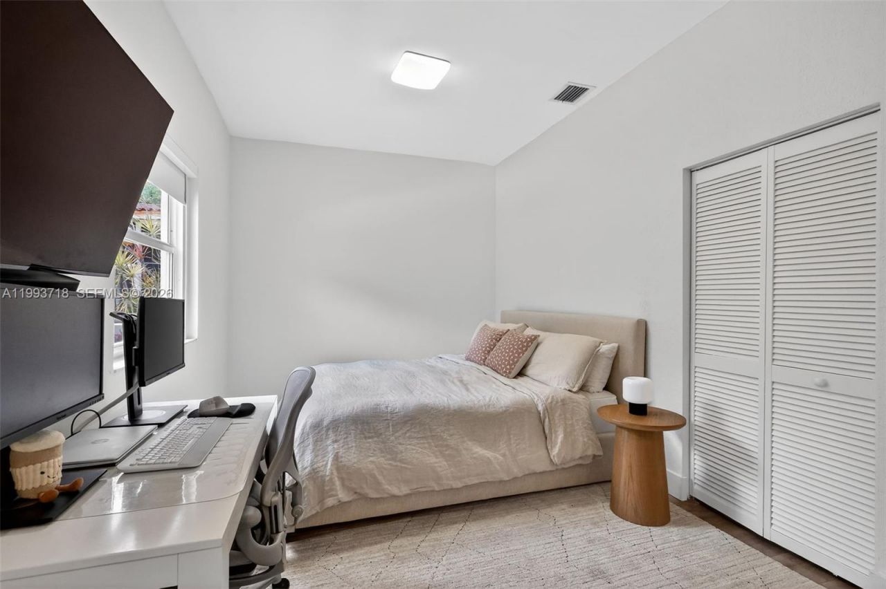 3258 Riviera Dr , Coral Gables, FL 33134 Photo