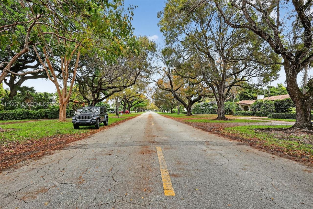 3258 Riviera Dr , Coral Gables, FL 33134 Photo