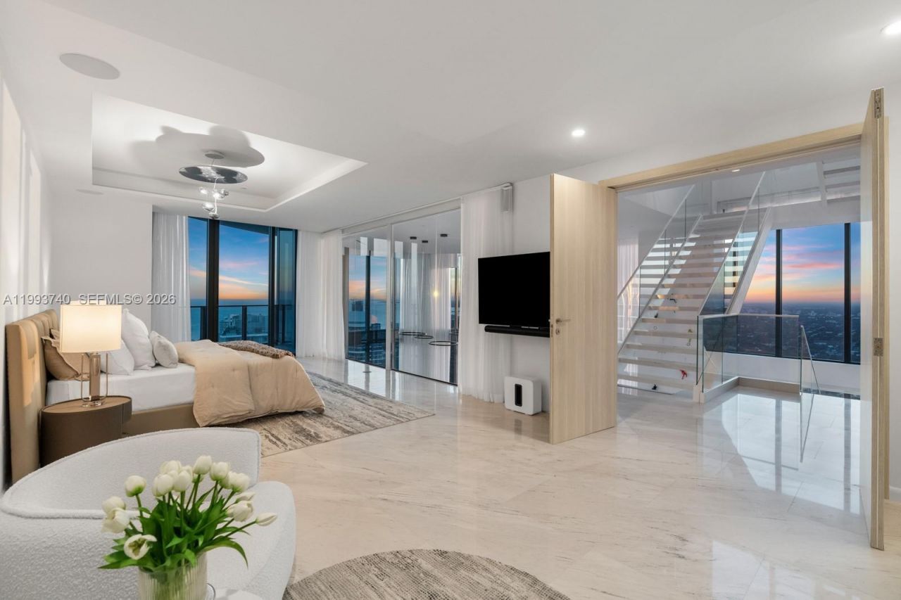 1000 Brickell Plz, Unit UPH6202, Miami, FL 33131 Photo