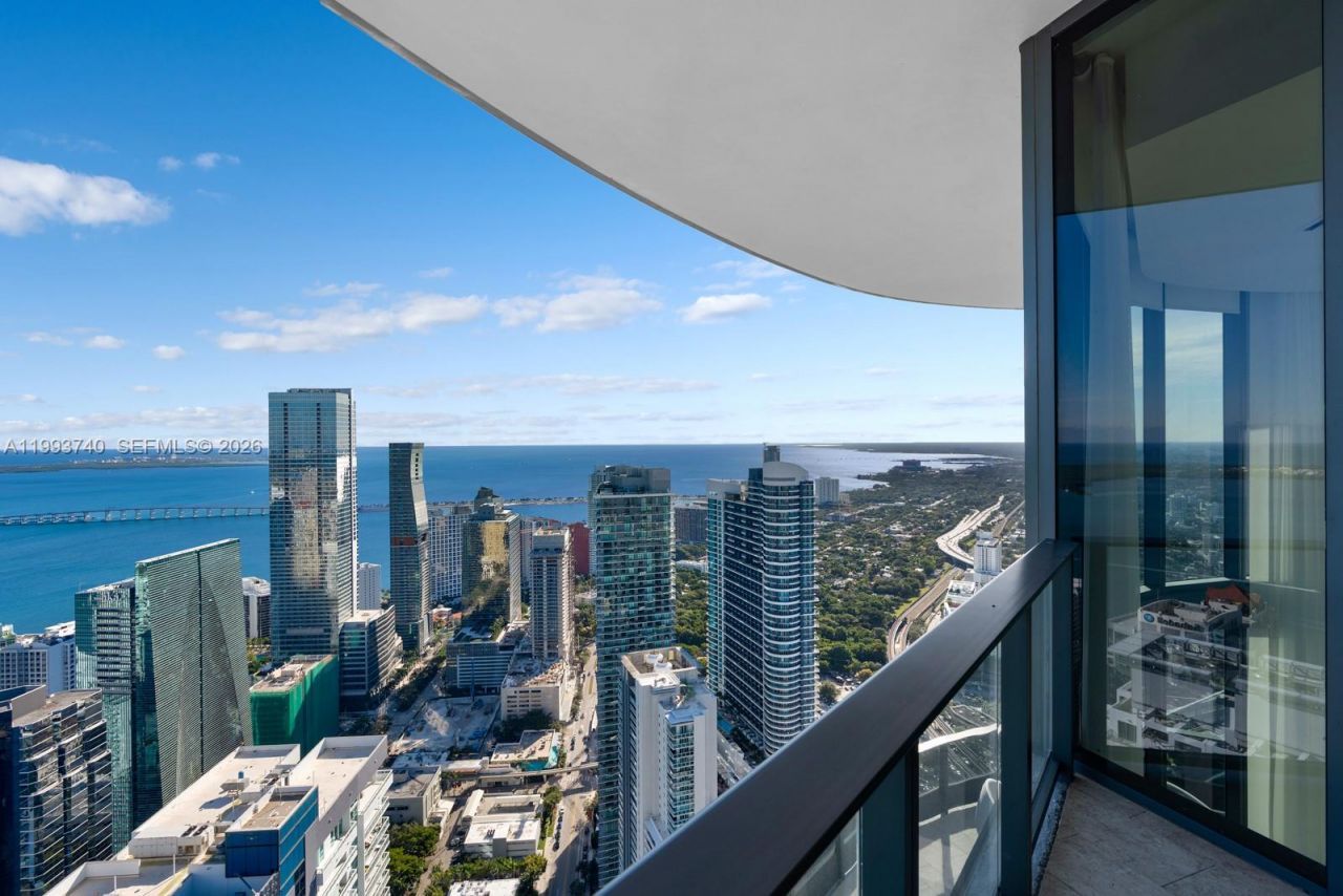 1000 Brickell Plz, Unit UPH6202, Miami, FL 33131 Photo