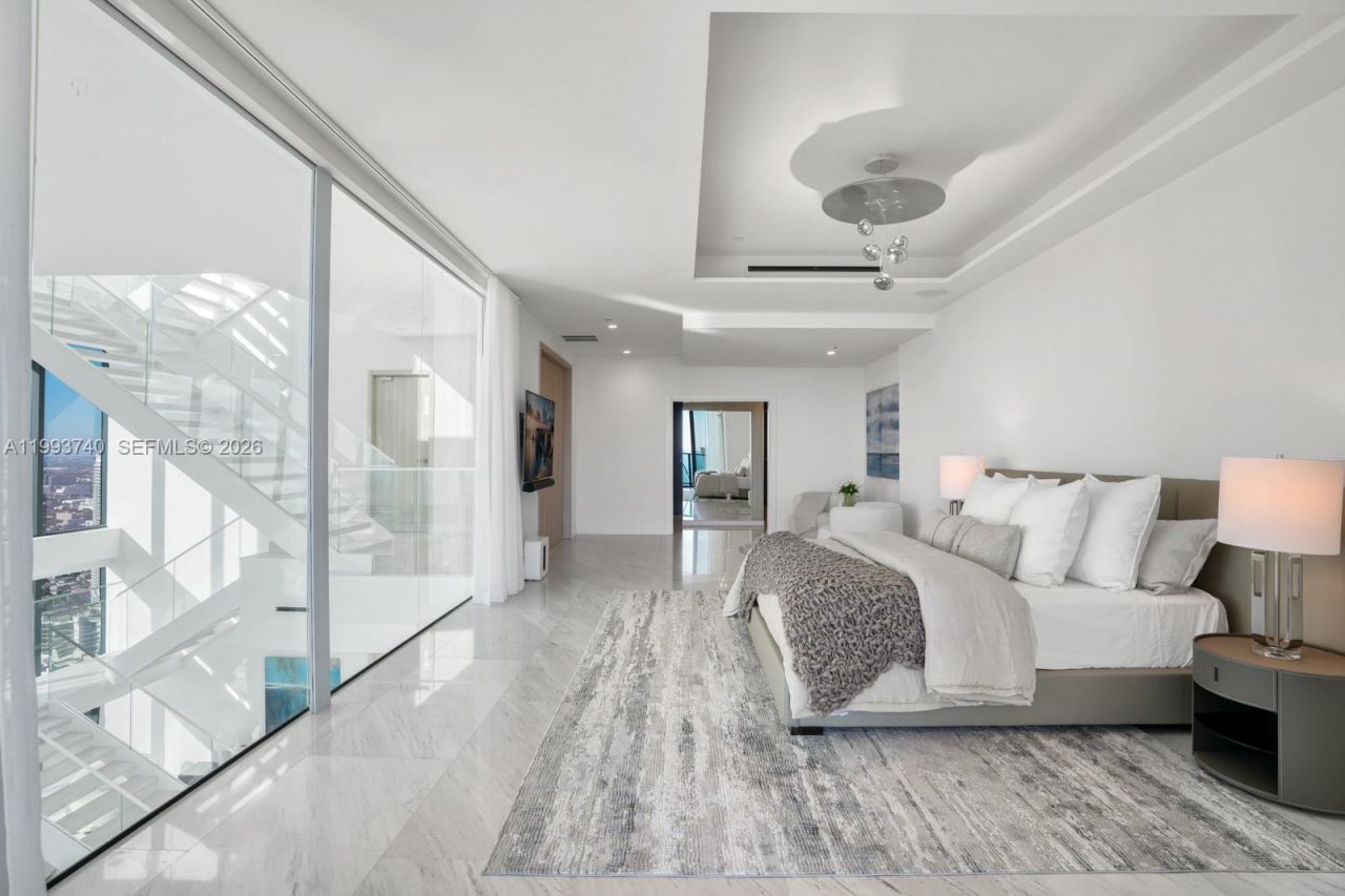 1000 Brickell Plz, Unit UPH6202, Miami, FL 33131 Photo