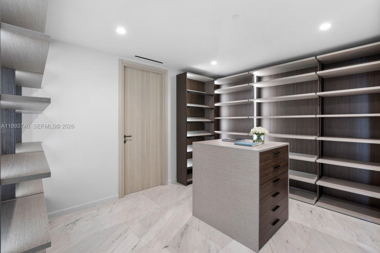 1000 Brickell Plz, Unit UPH6202, Miami, FL 33131 Photo