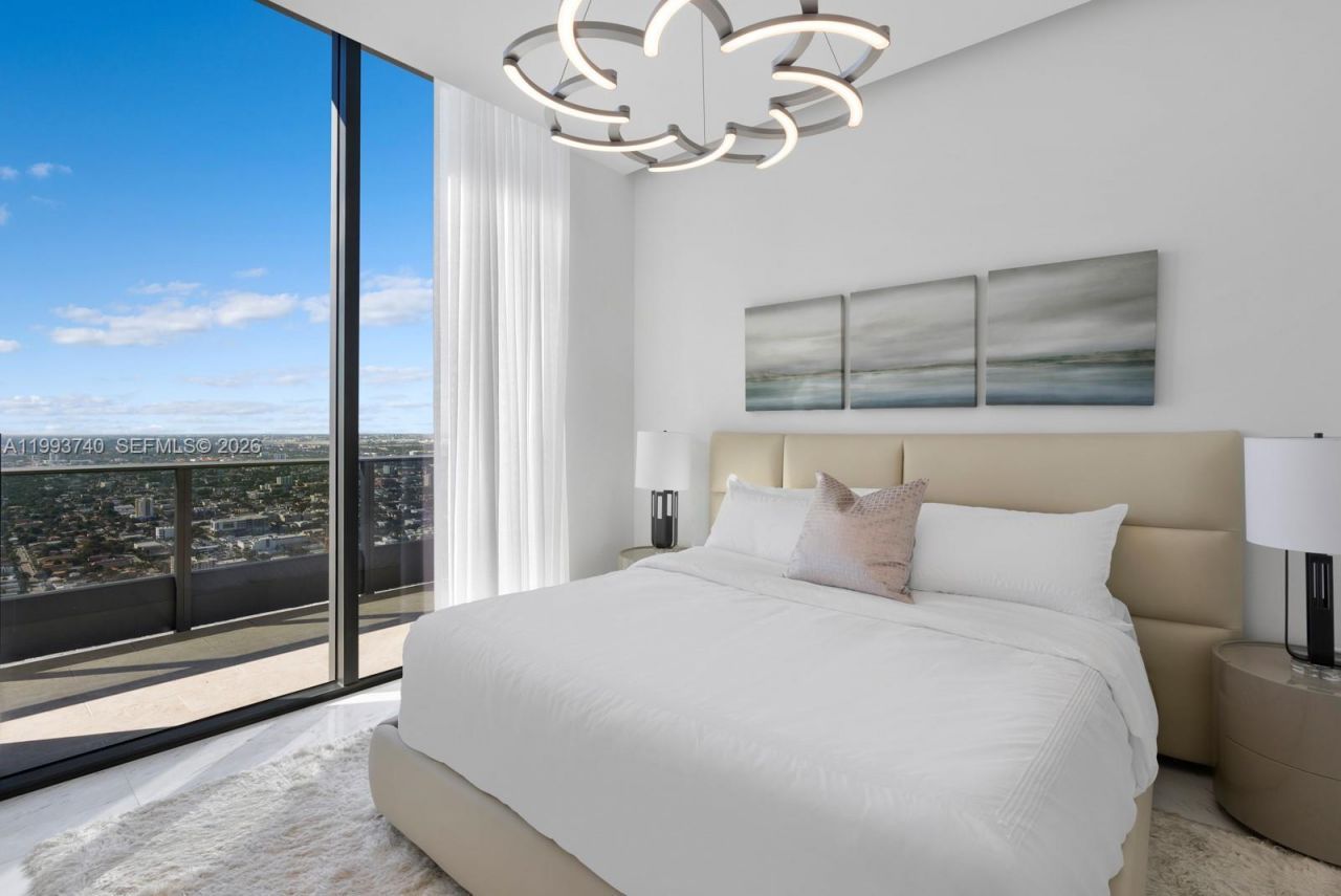 1000 Brickell Plz, Unit UPH6202, Miami, FL 33131 Photo