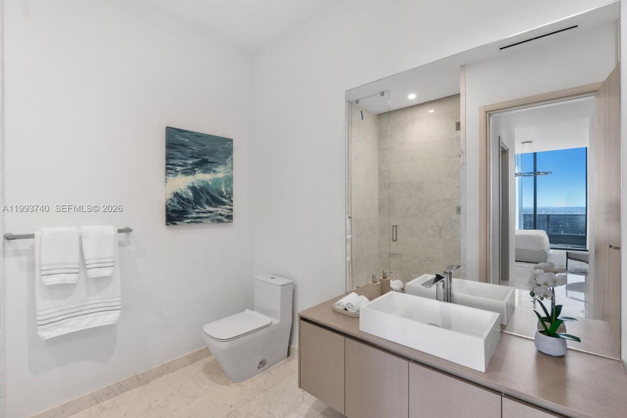 1000 Brickell Plz, Unit UPH6202, Miami, FL 33131 Photo